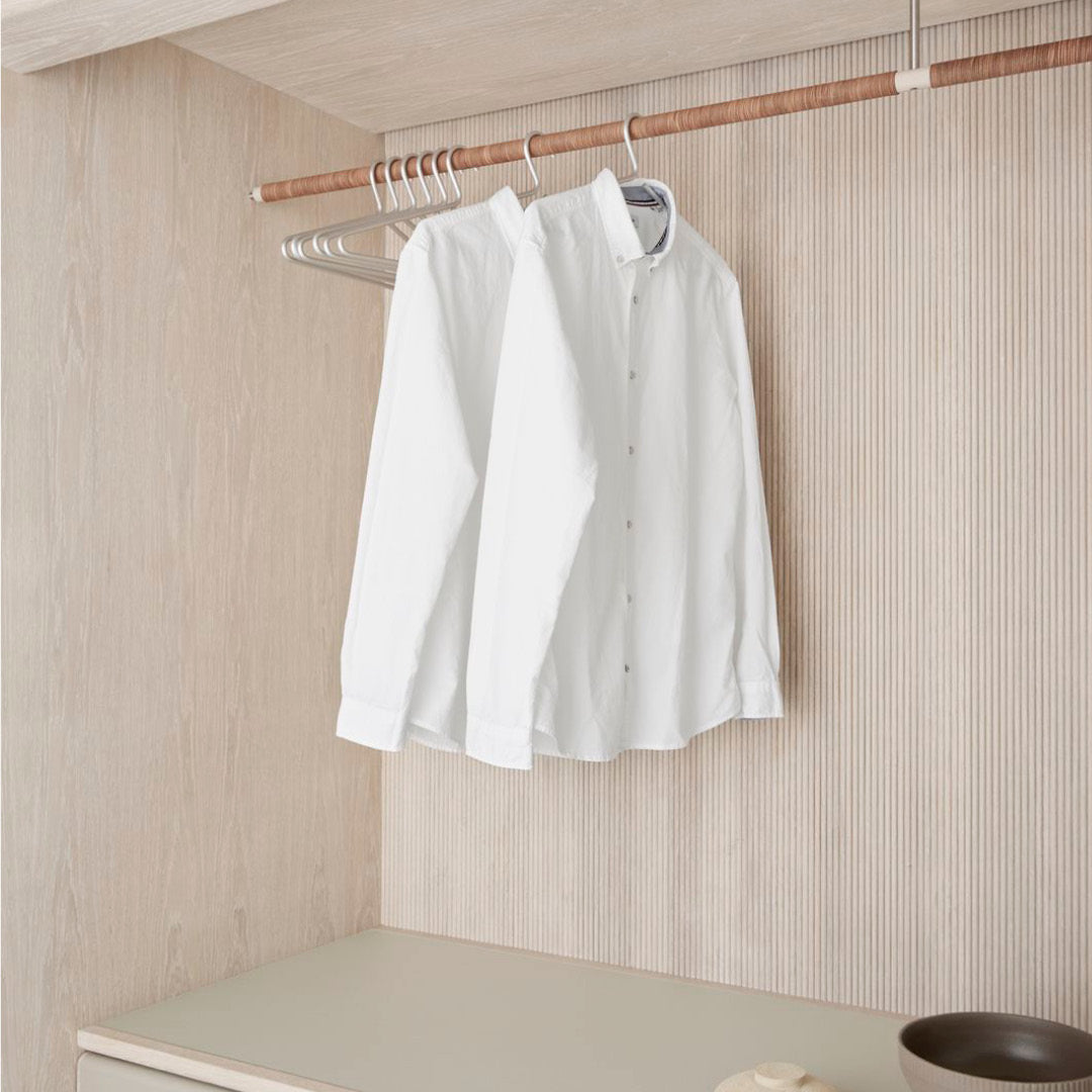 Garderobe i massiv eg med naturlig overflade