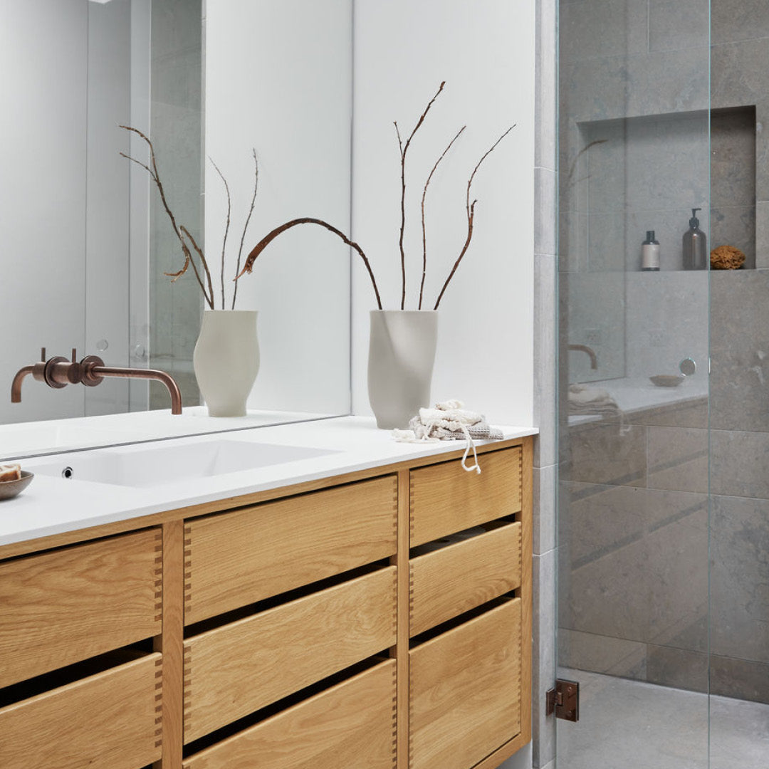 Fingertappet badmøbel