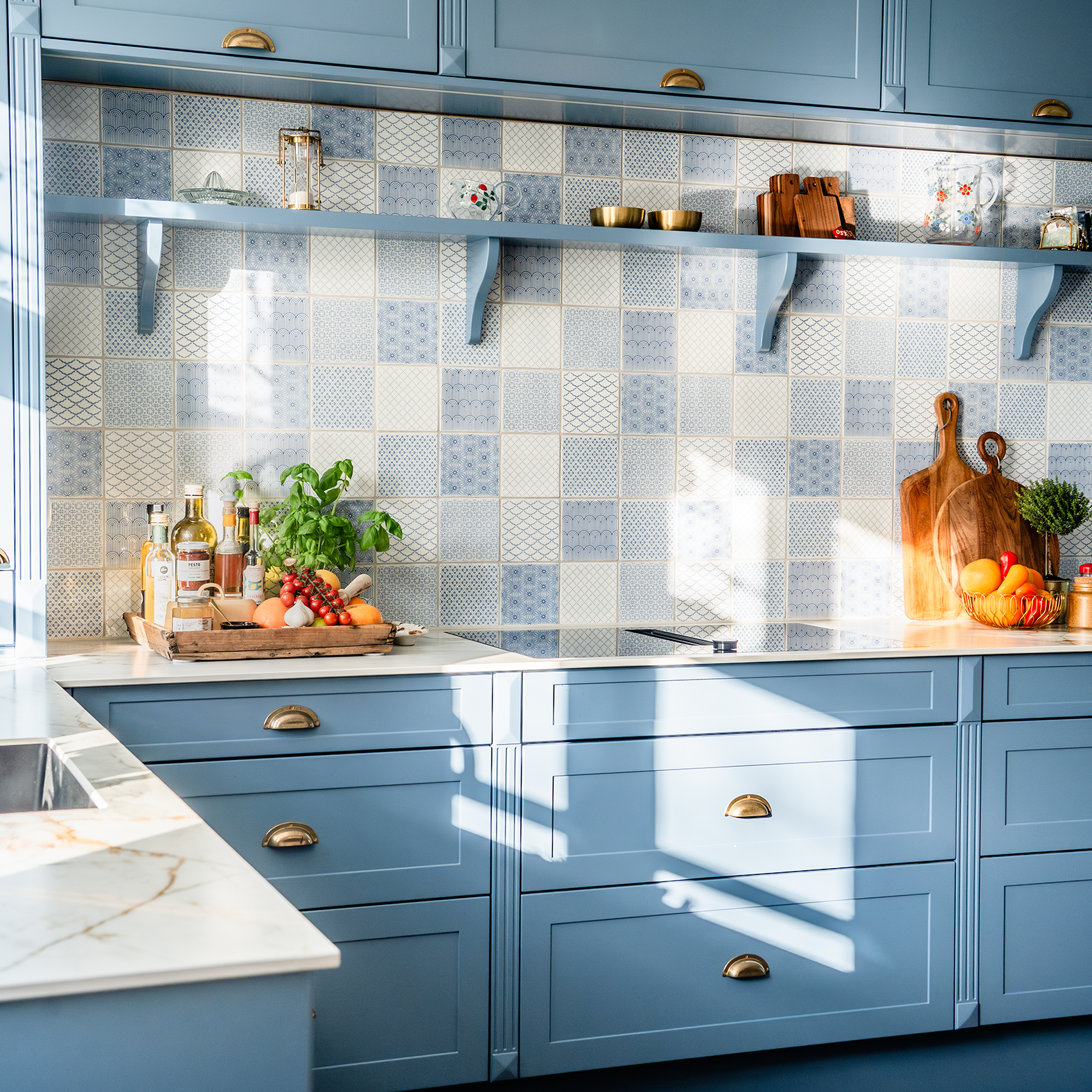 Blå nostalgi og farmhouse i blåt design